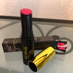 Def Leppard lipstick